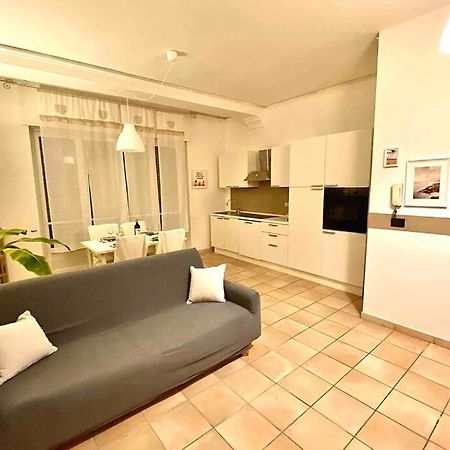 Appartamento Cozy In Super Centro! Άστι Εξωτερικό φωτογραφία